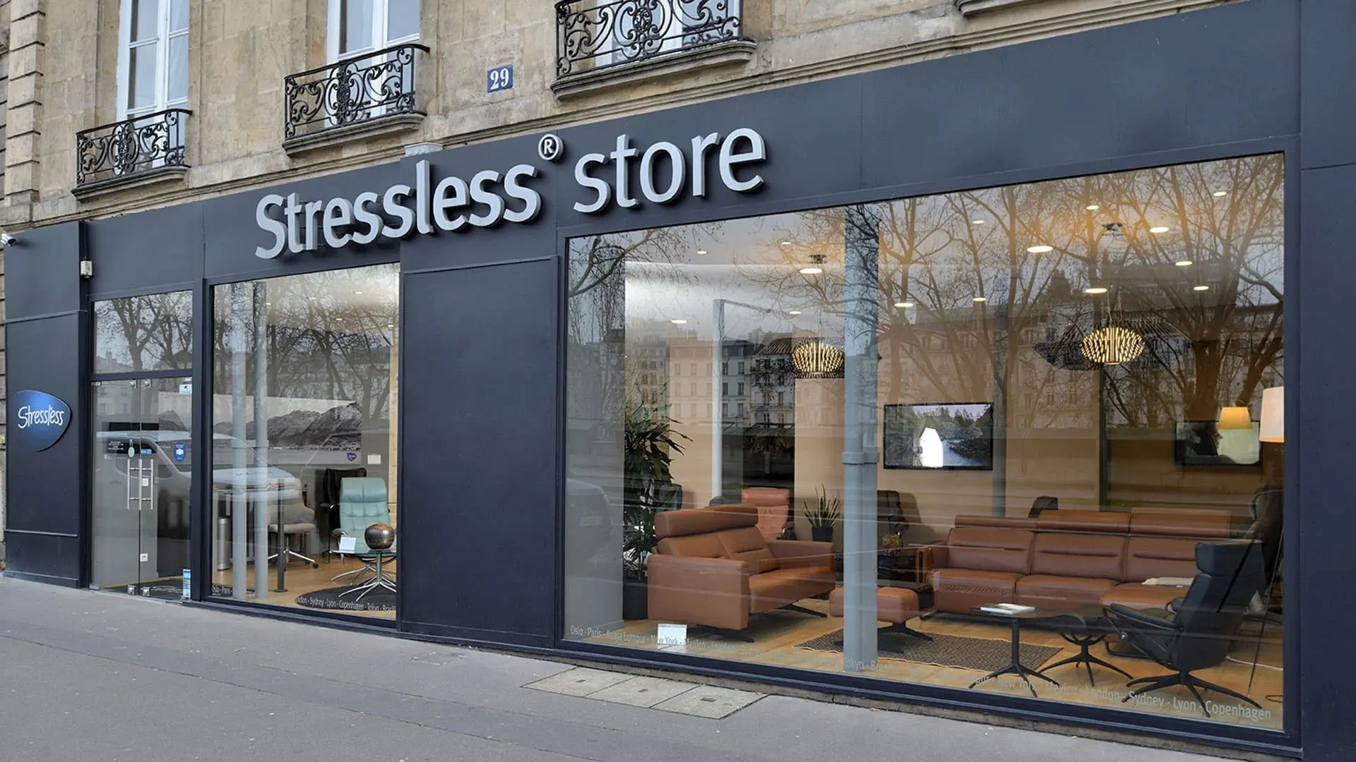 Brandstore_ParisStorefront_1920x1080