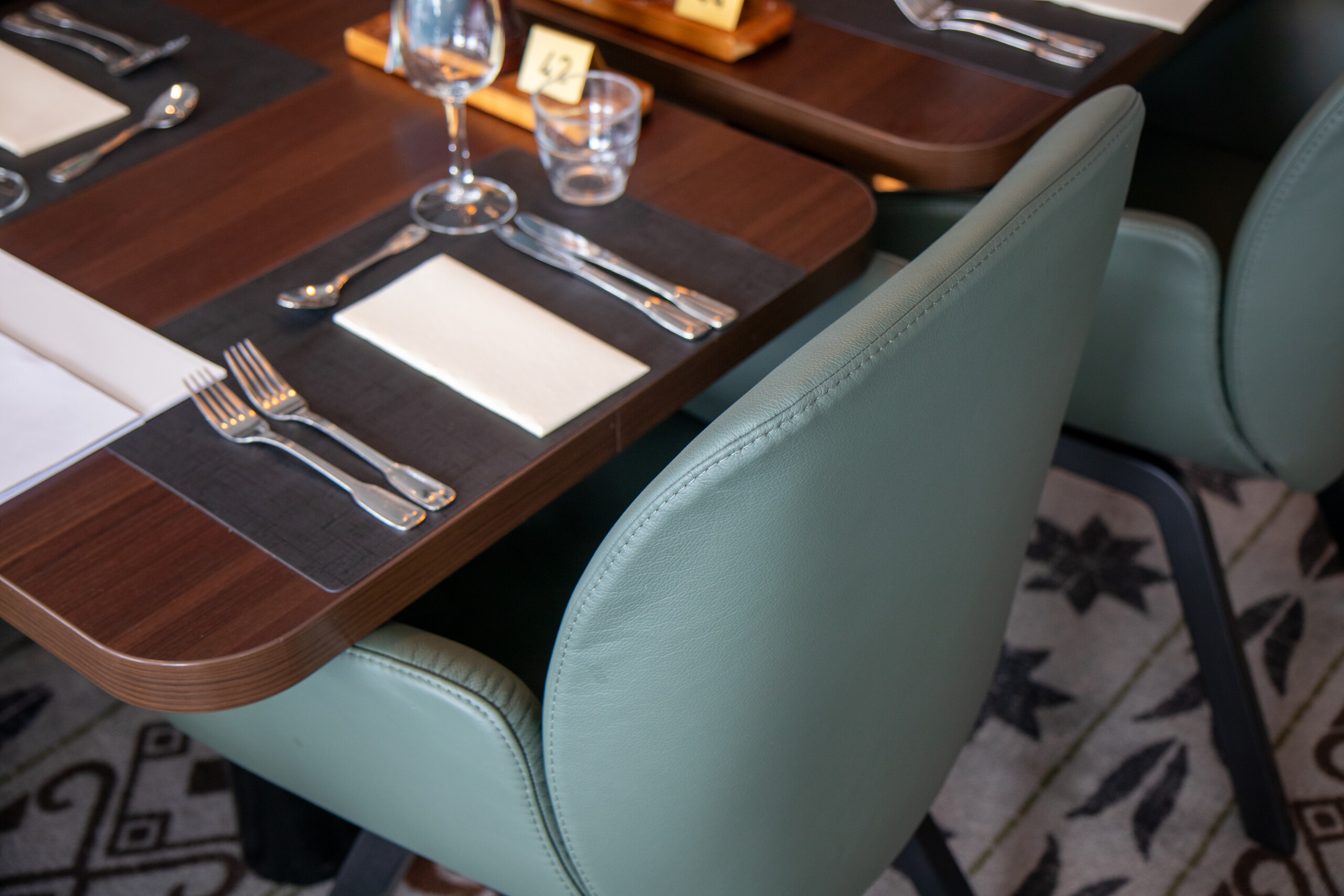 Stresless Dining Bay_D200