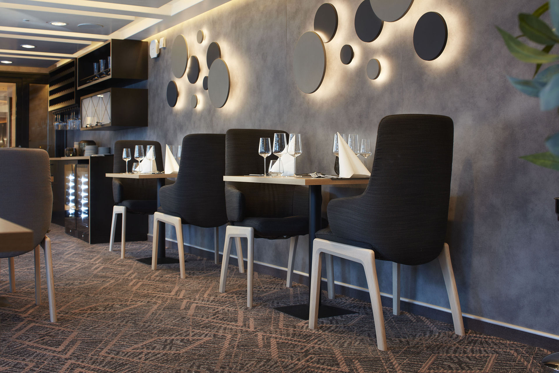 Ekornes Interior Solutions Dining